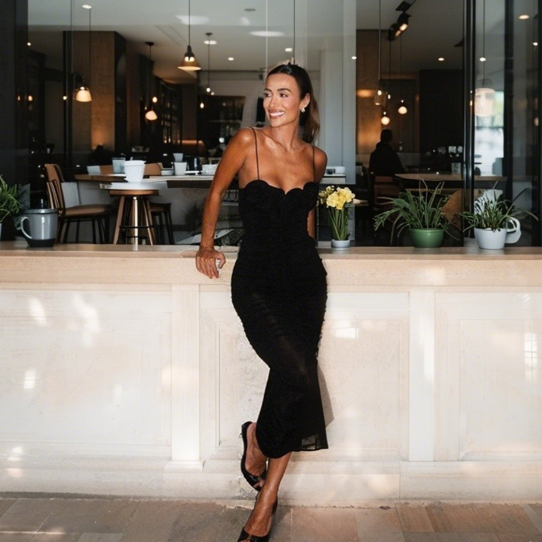 Robe d'été noire plissée taille haute