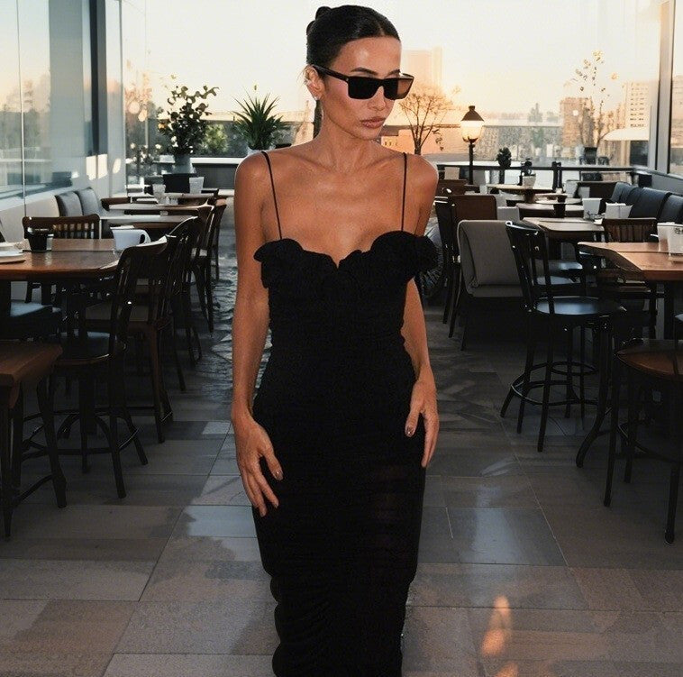 Robe d'été noire plissée taille haute